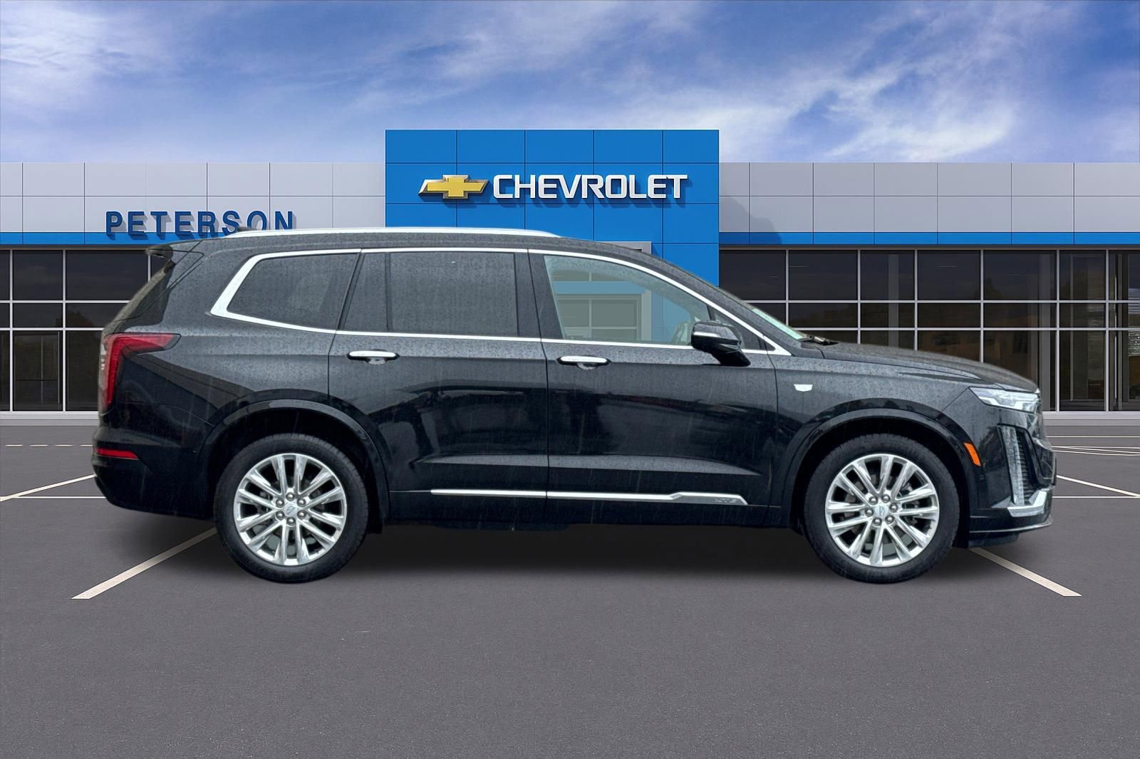 Used 2023 Cadillac XT6 Premium Luxury w/ Technology Package AWD/4WD image 3
