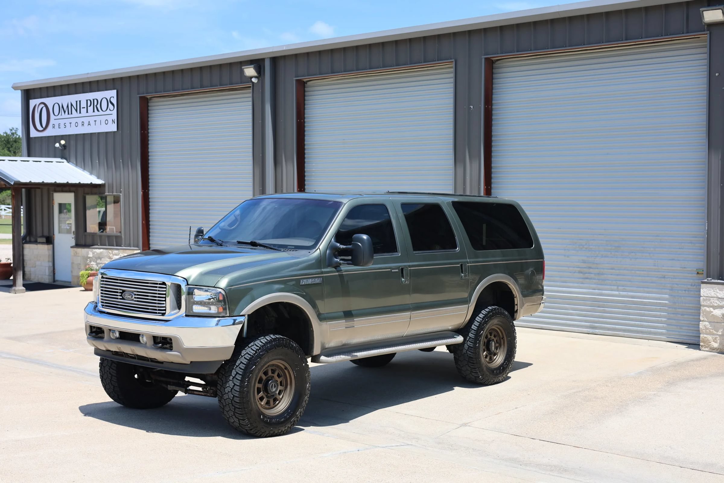 Used 2000 Ford Excursion Limited AWD/4WD image 10