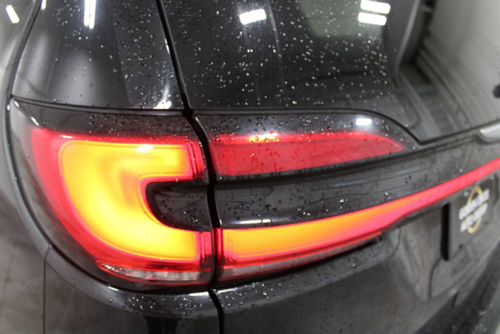 Used 2023 Chrysler Pacifica Touring-L FWD image 26