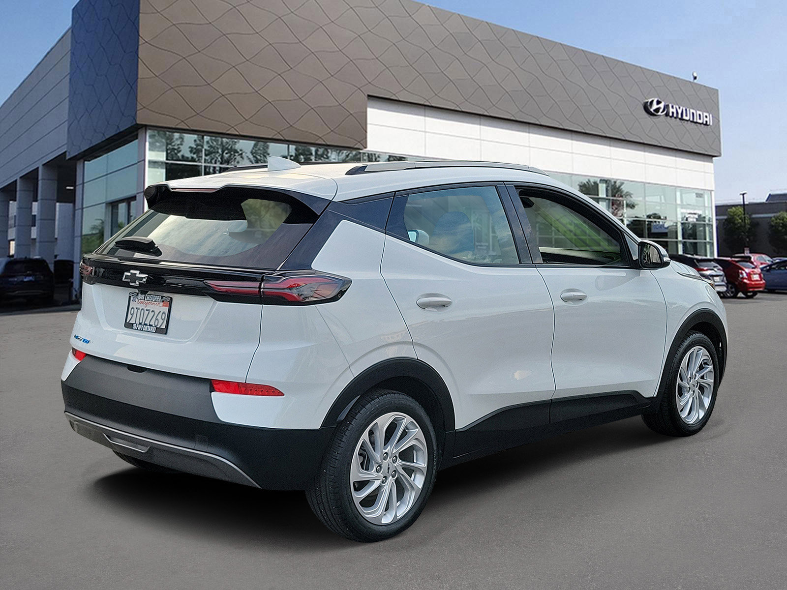 Used 2022 Chevrolet Bolt EUV LT image 2