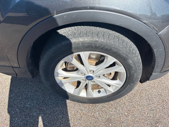 Used 2018 Ford Escape SE w/ SE Sync 3 Package AWD/4WD image 15