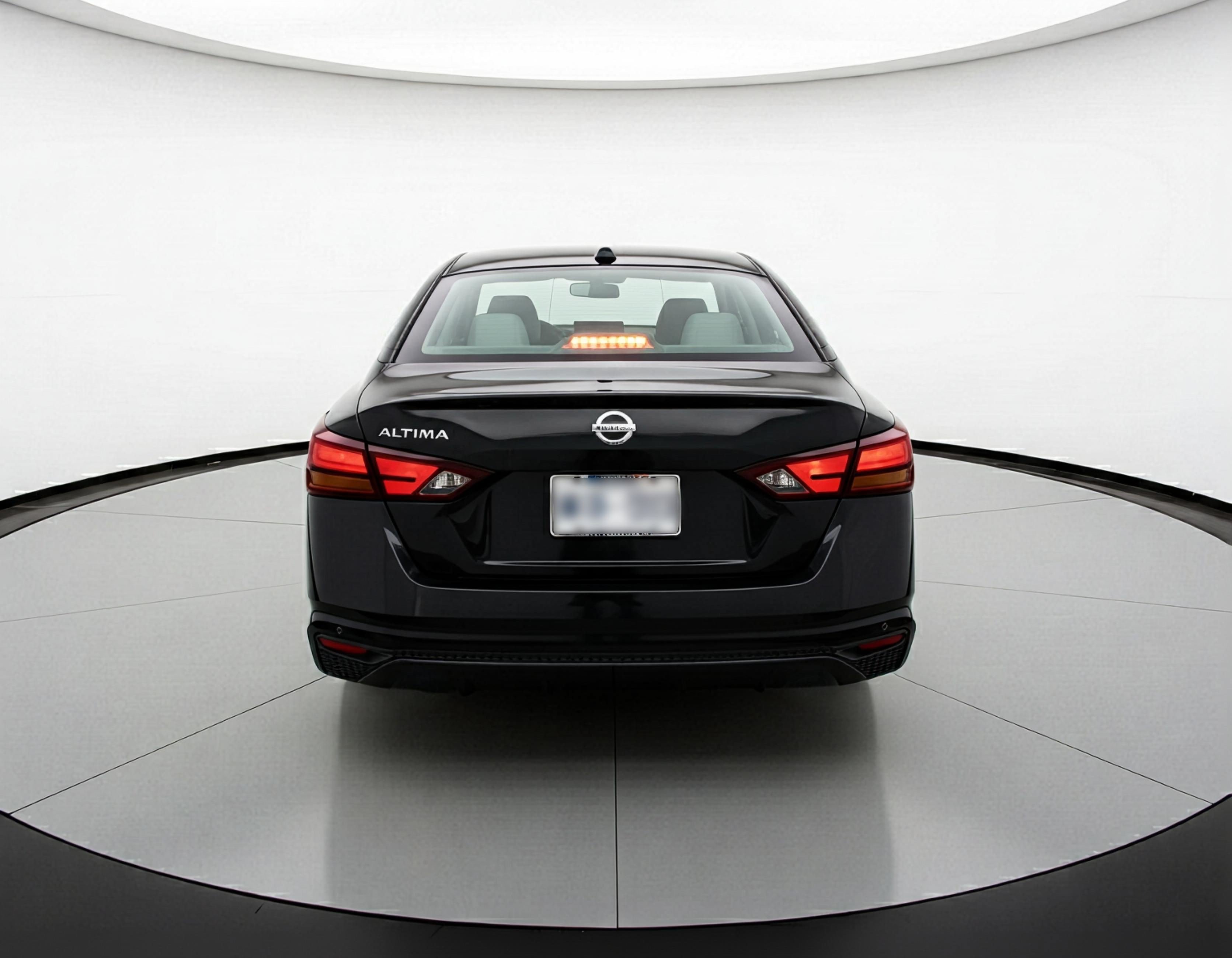 Used 2025 Nissan Altima 2.5 SV FWD image 7