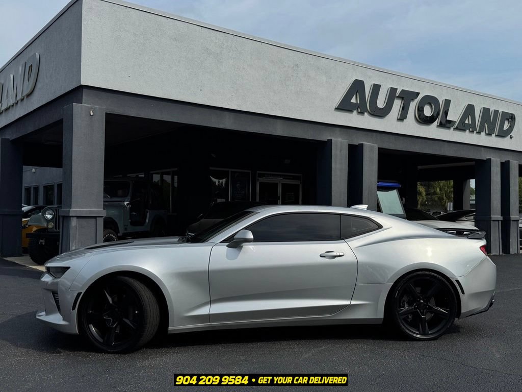 Used 2018 Chevrolet Camaro SS RWD image 4