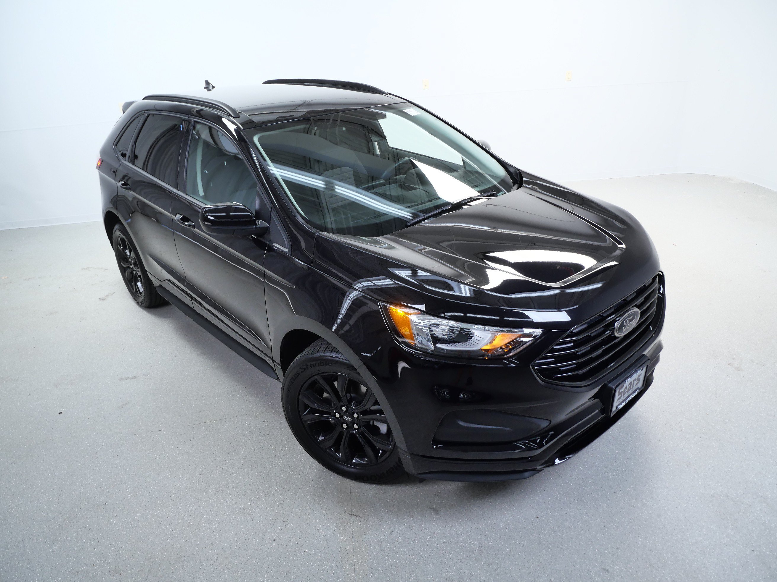 Used 2022 Ford Edge SE w/ Black Appearance Package AWD/4WD image 4