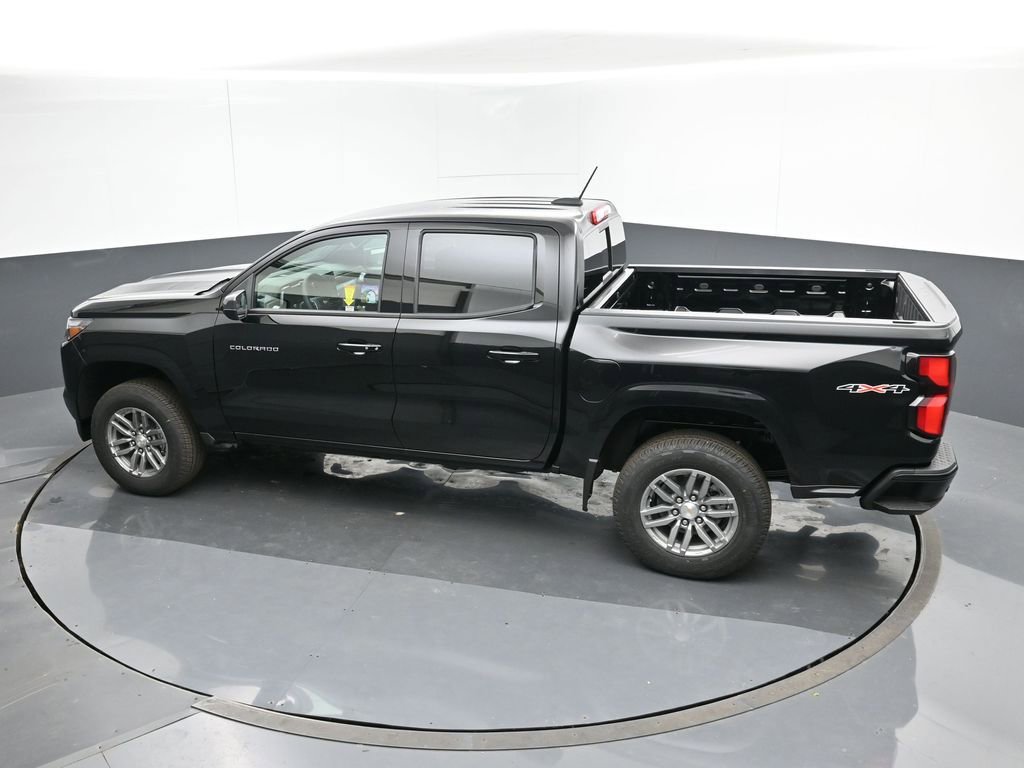 Used 2024 Chevrolet Colorado LT w/ LT Convenience Package III image 19