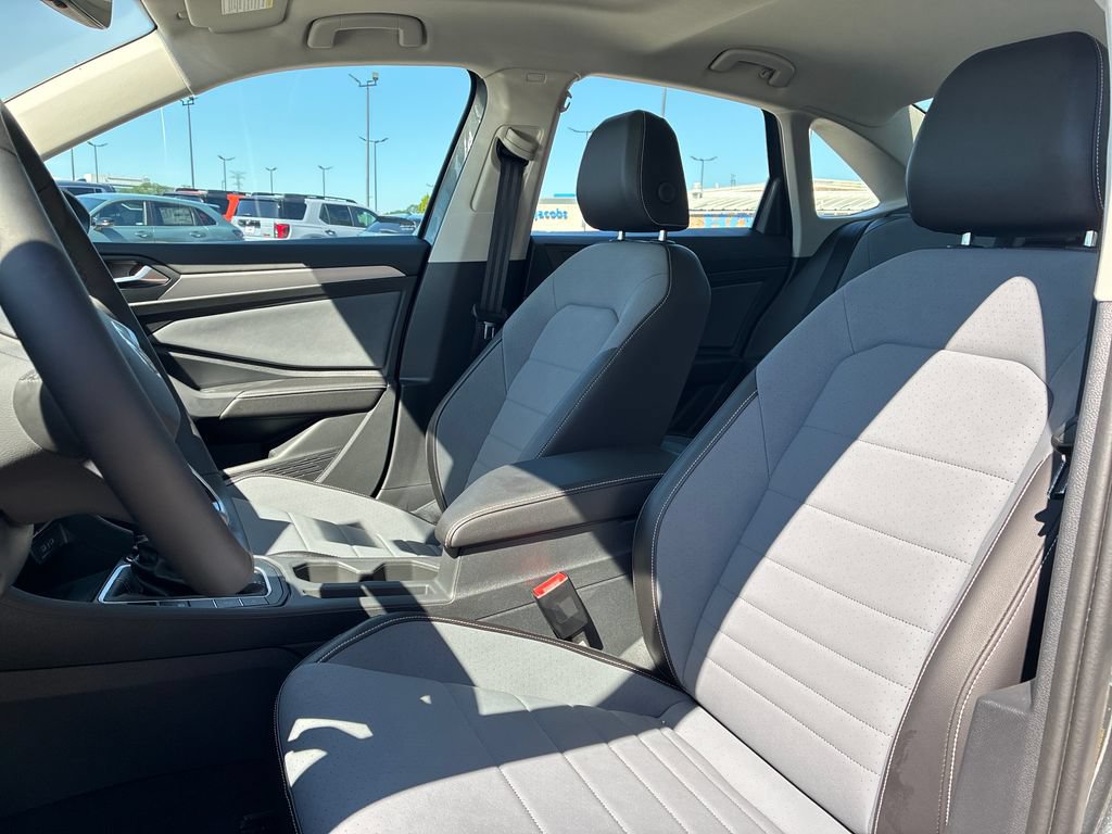 New 2026 Volkswagen Jetta SE FWD image 11