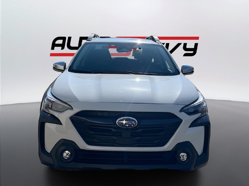 Used 2025 Subaru Outback Touring XT AWD/4WD image 2