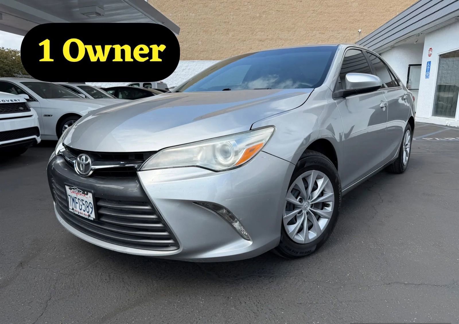 Used 2015 Toyota Camry LE FWD image 1