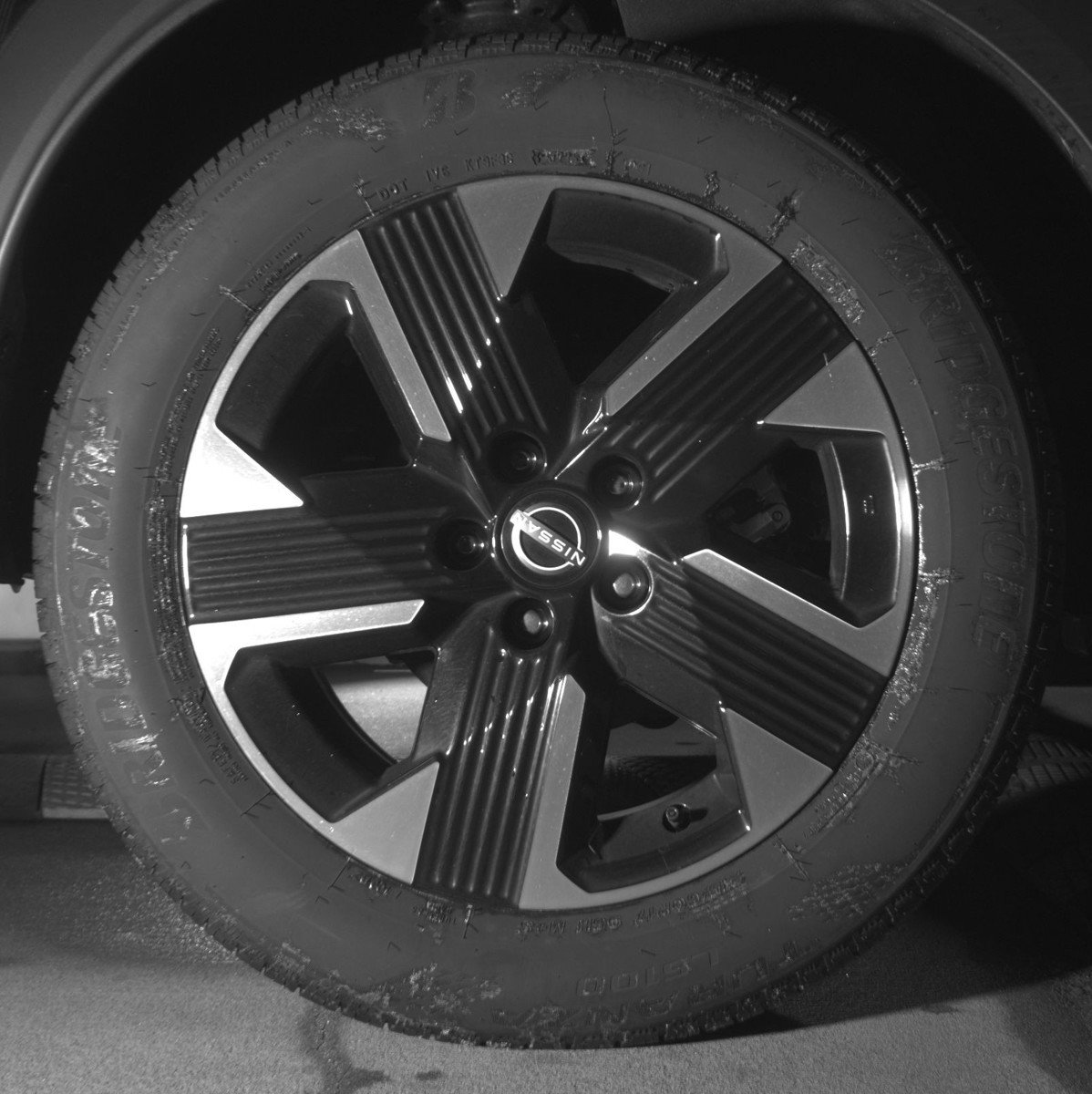 Used 2025 Nissan Kicks SV image 15