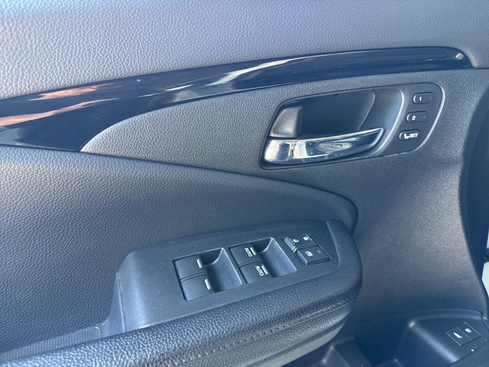 Used 2017 Honda Pilot Elite image 11