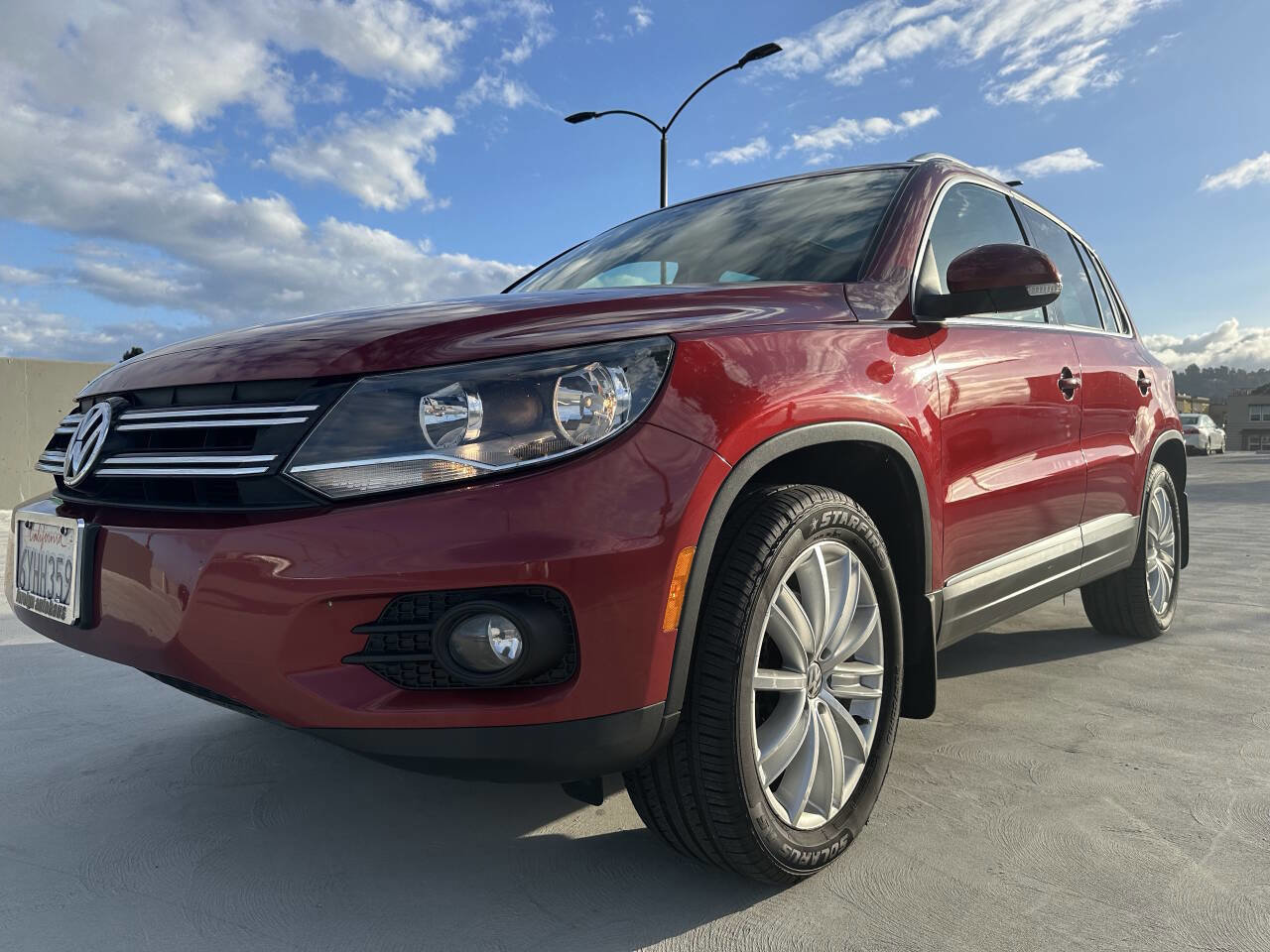 Used 2012 Volkswagen Tiguan SE image 1
