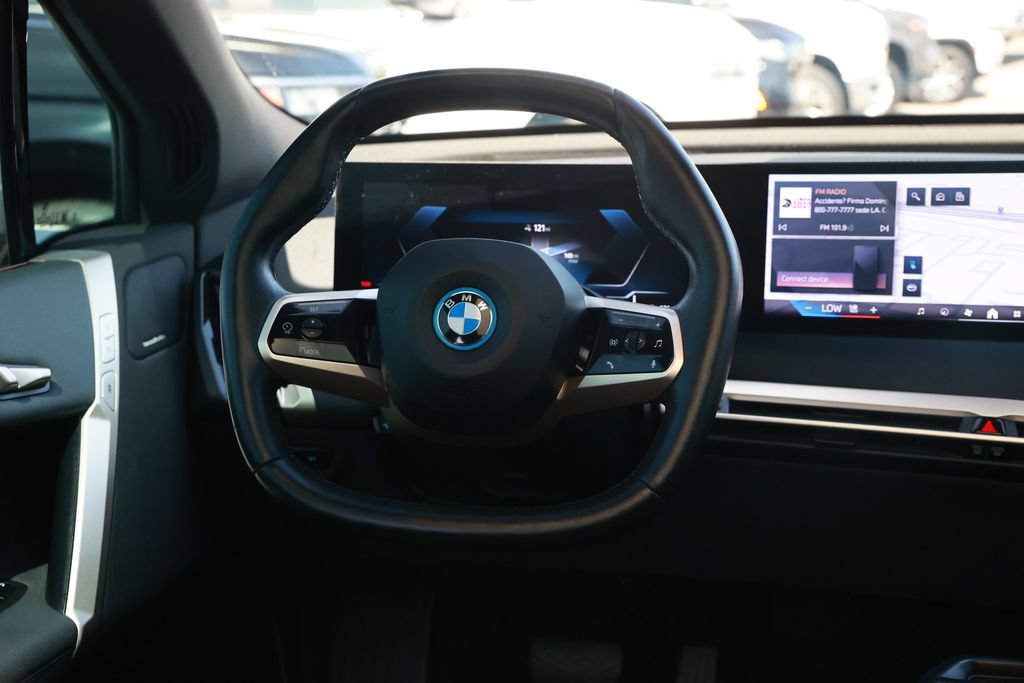 Used 2025 BMW iX xDrive50 AWD/4WD image 27