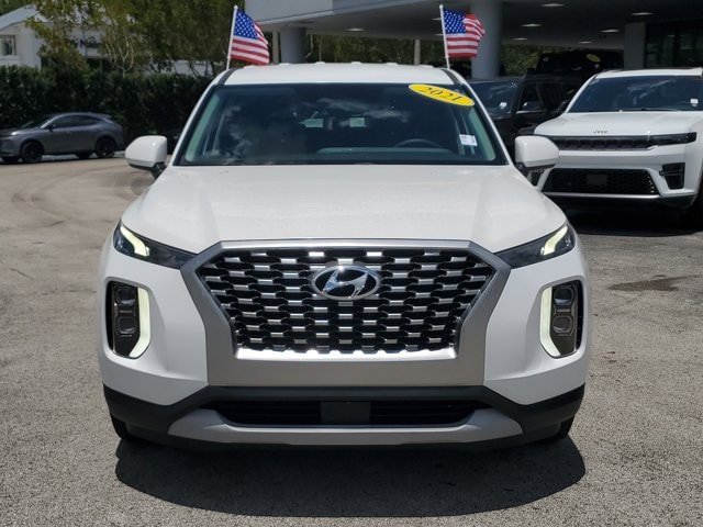 Used 2021 Hyundai Palisade SE FWD image 2
