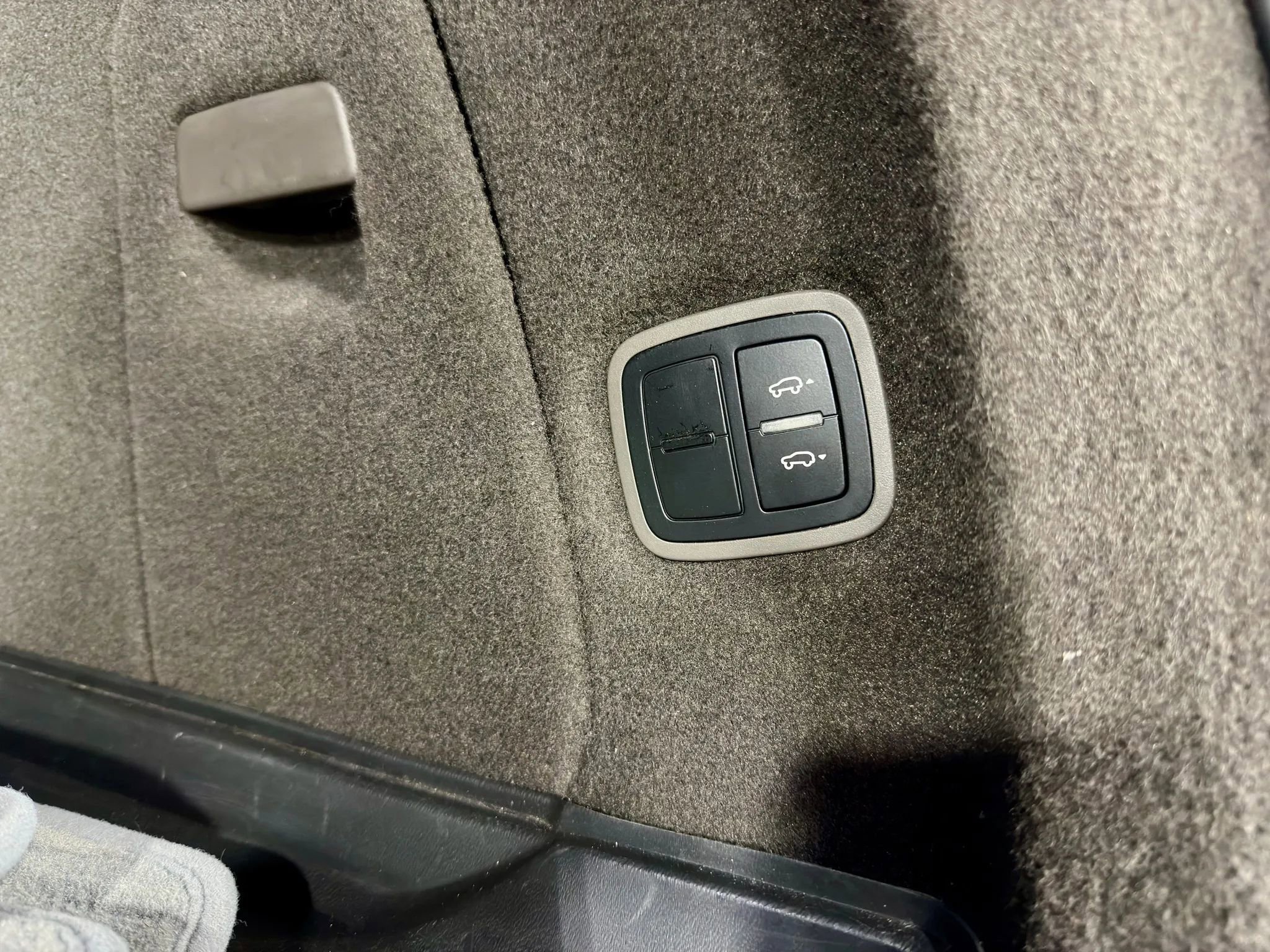 Used 2016 Porsche Cayenne GTS image 33