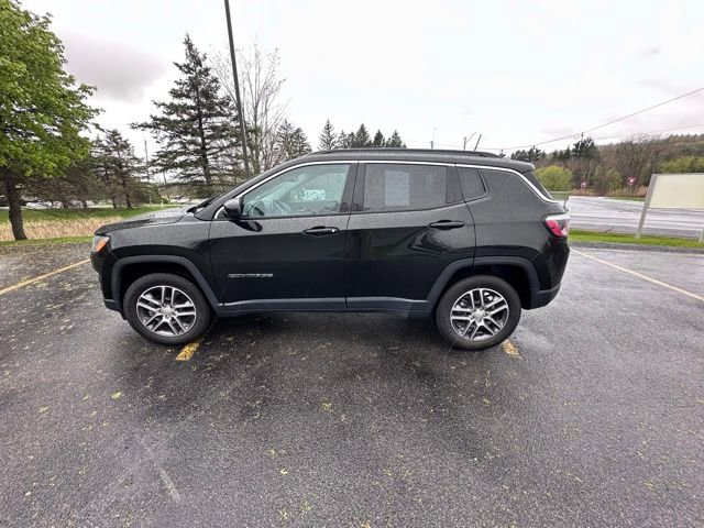 Used 2020 Jeep Compass Latitude AWD/4WD image 6