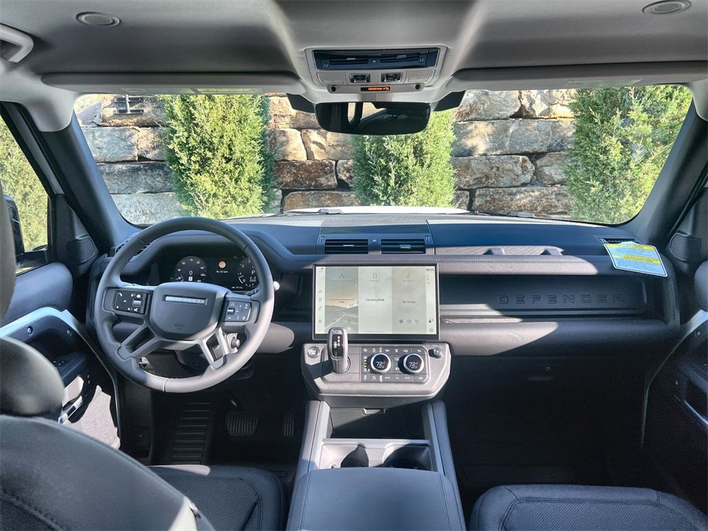 Used 2026 Land Rover Defender 130 S image 12