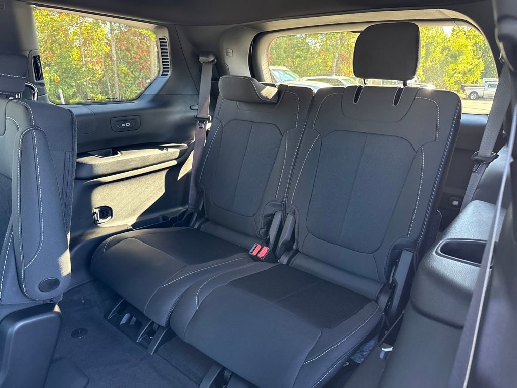 New 2025 Jeep Grand Cherokee L Laredo w/ Luxury Tech Group I image 26