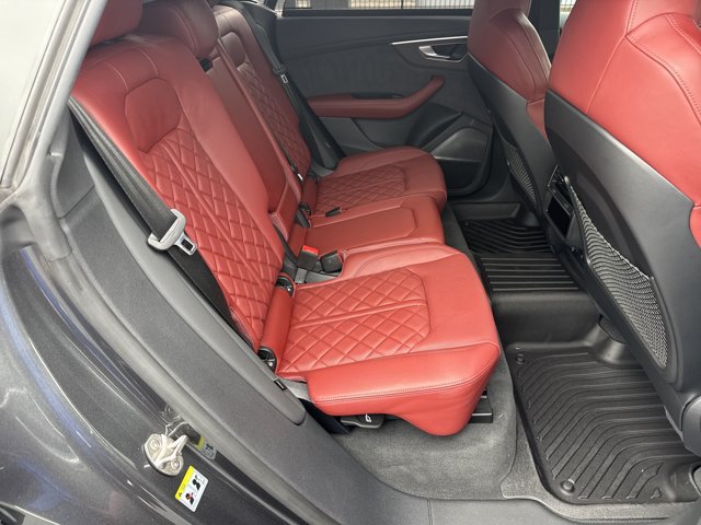 Used 2024 Audi SQ8 Prestige AWD/4WD image 19
