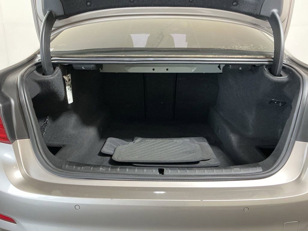 Used 2018 BMW 540i image 29