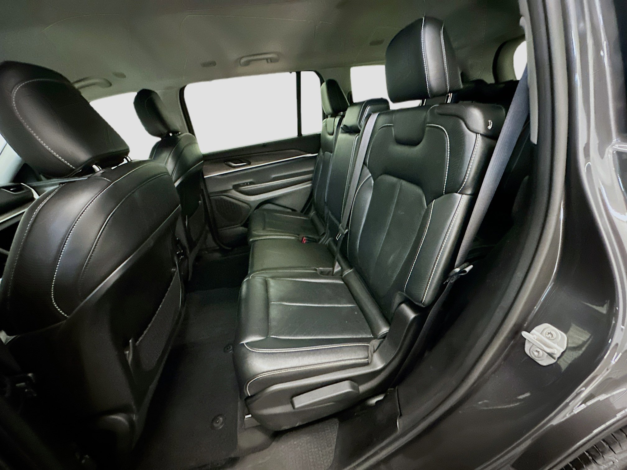 Used 2023 Jeep Grand Cherokee L Limited w/ Luxury Tech Group II image 29