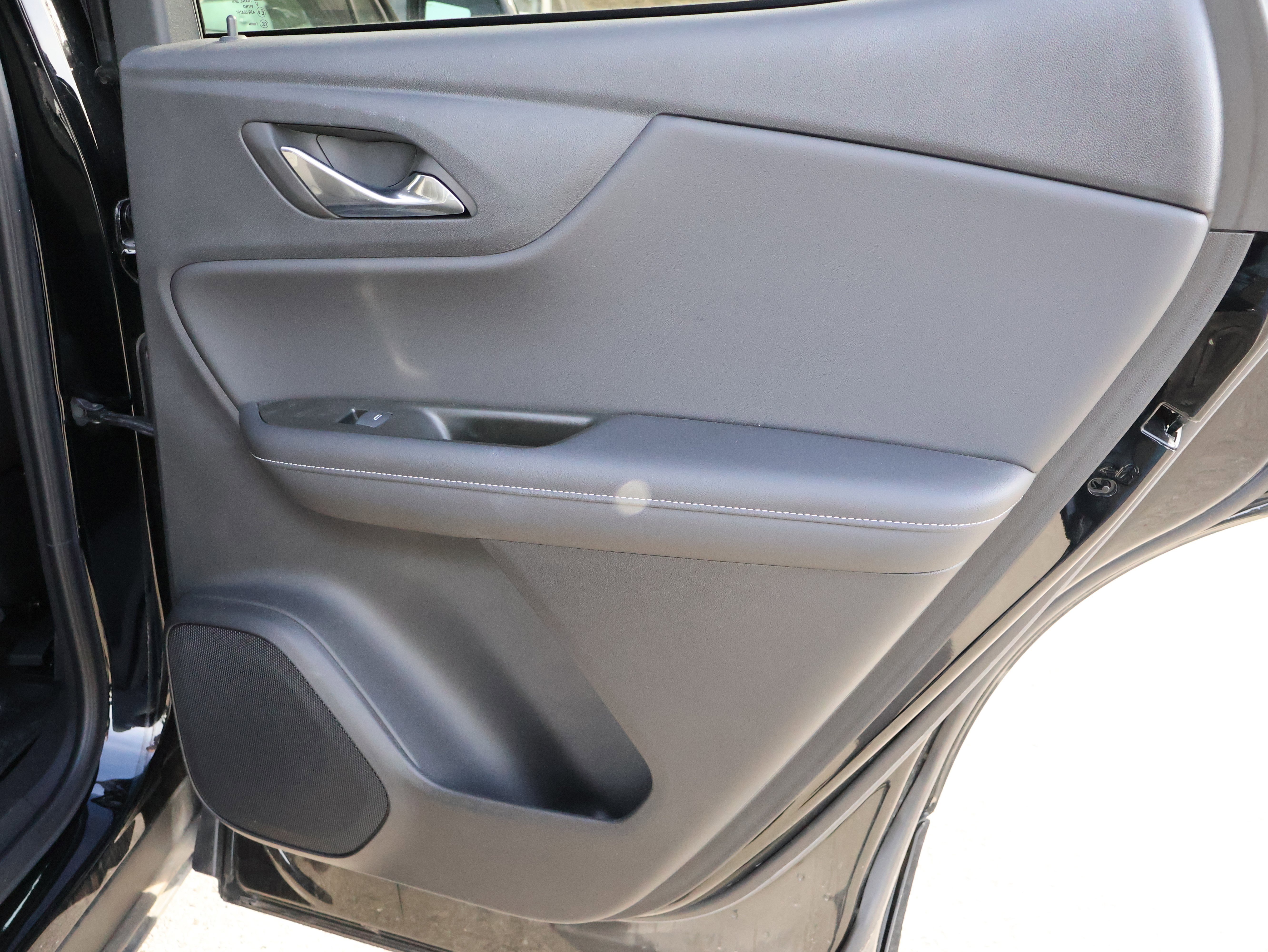 Used 2023 Chevrolet Blazer LT w/ Sound & Technology Package image 11