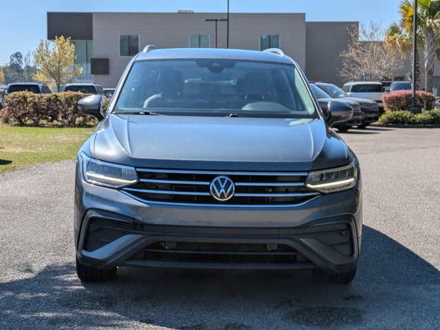 Used 2022 Volkswagen Tiguan SE image 2
