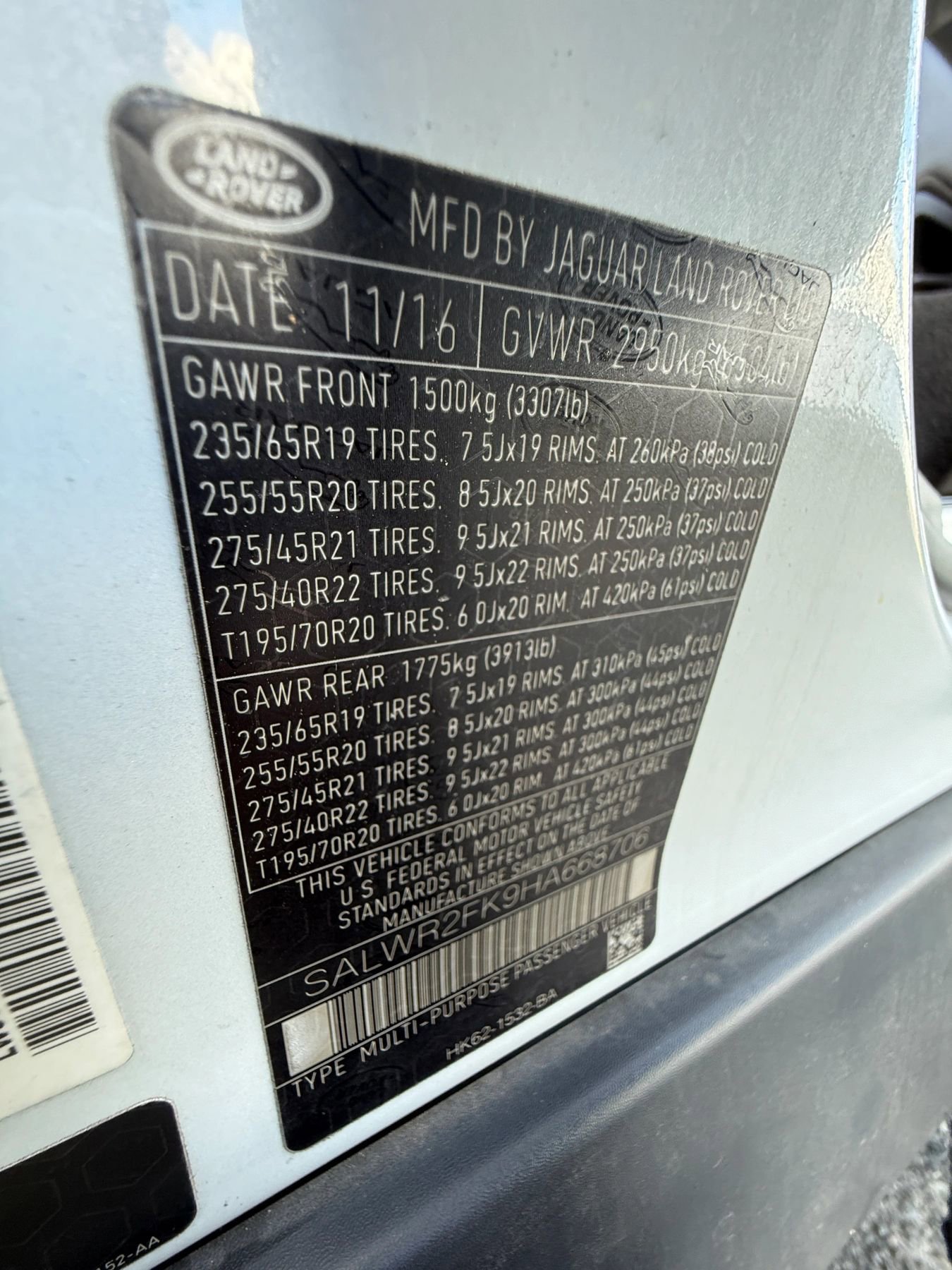 Used 2017 Land Rover Range Rover Sport HSE image 19