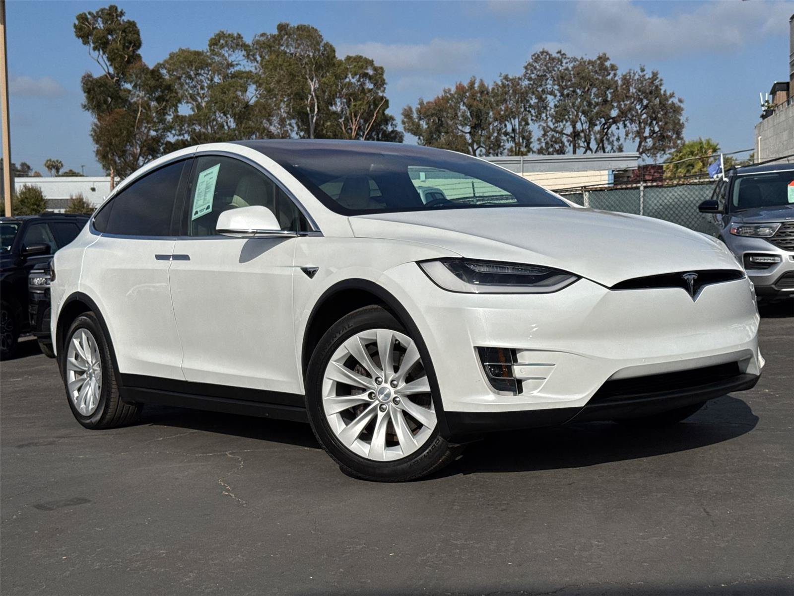 Used 2020 Tesla Model X Long Range AWD/4WD image 2