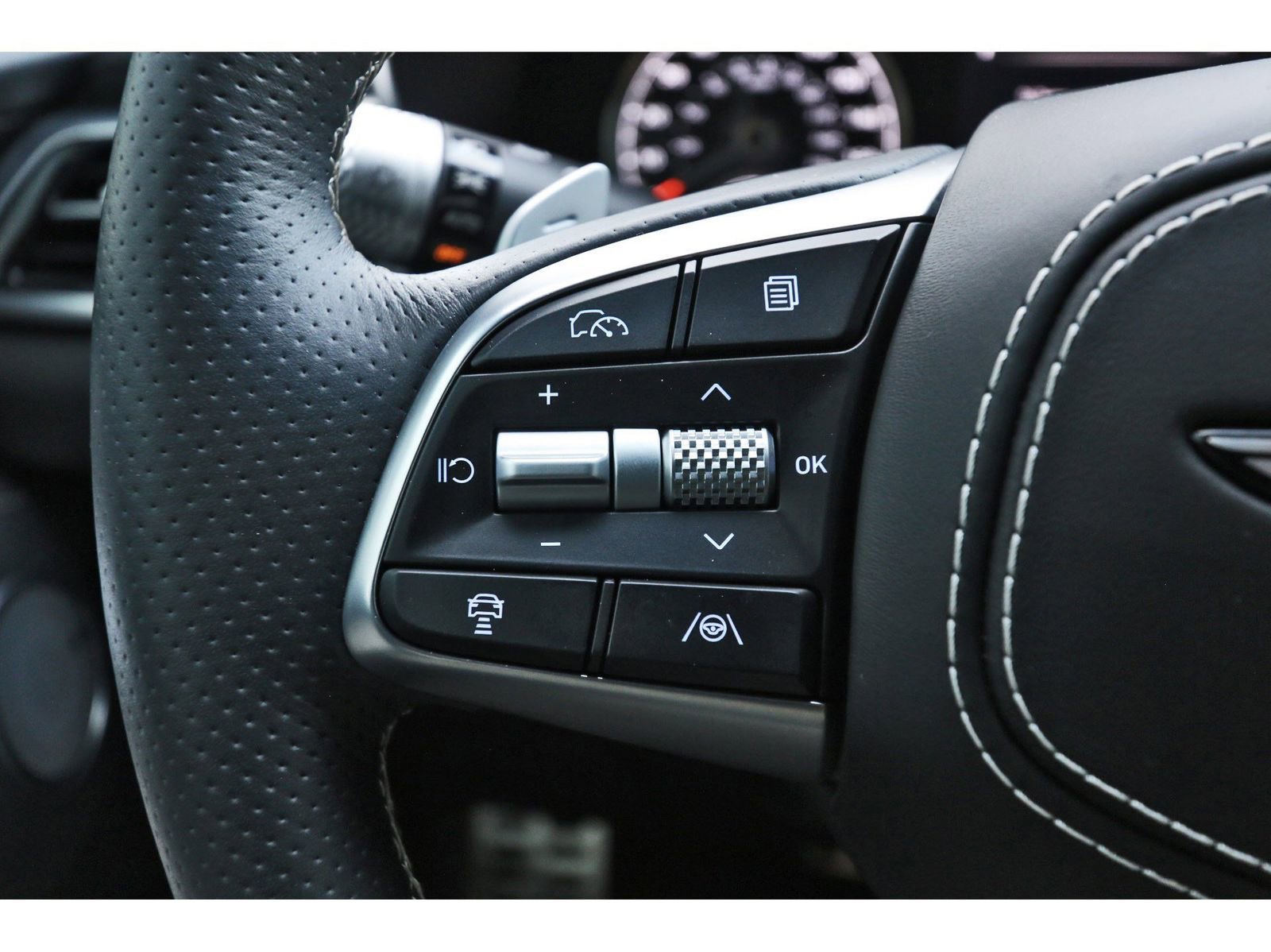 Used 2025 Genesis G70 3.3T Advanced w/ Sport Prestige Package image 17