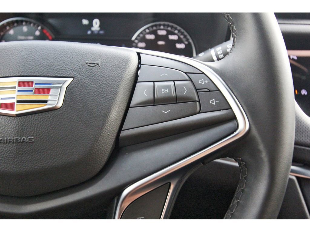 Certified 2025 Cadillac XT5 Luxury image 16