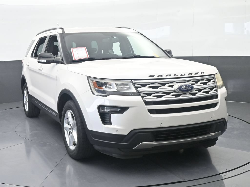 Used 2018 Ford Explorer XLT w/ Equipment Group 202A FWD image 9