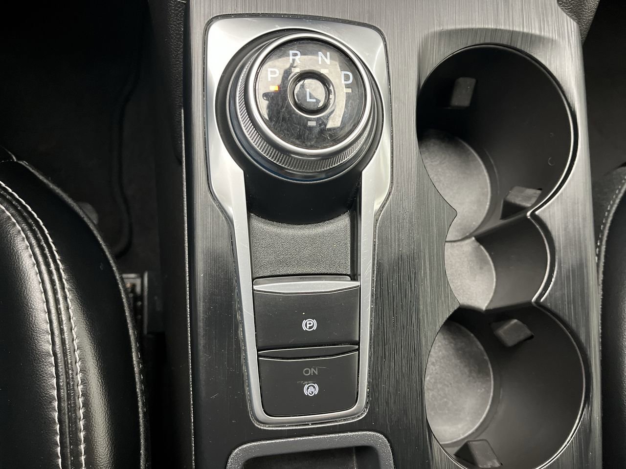 Certified 2024 Ford Escape Platinum image 25