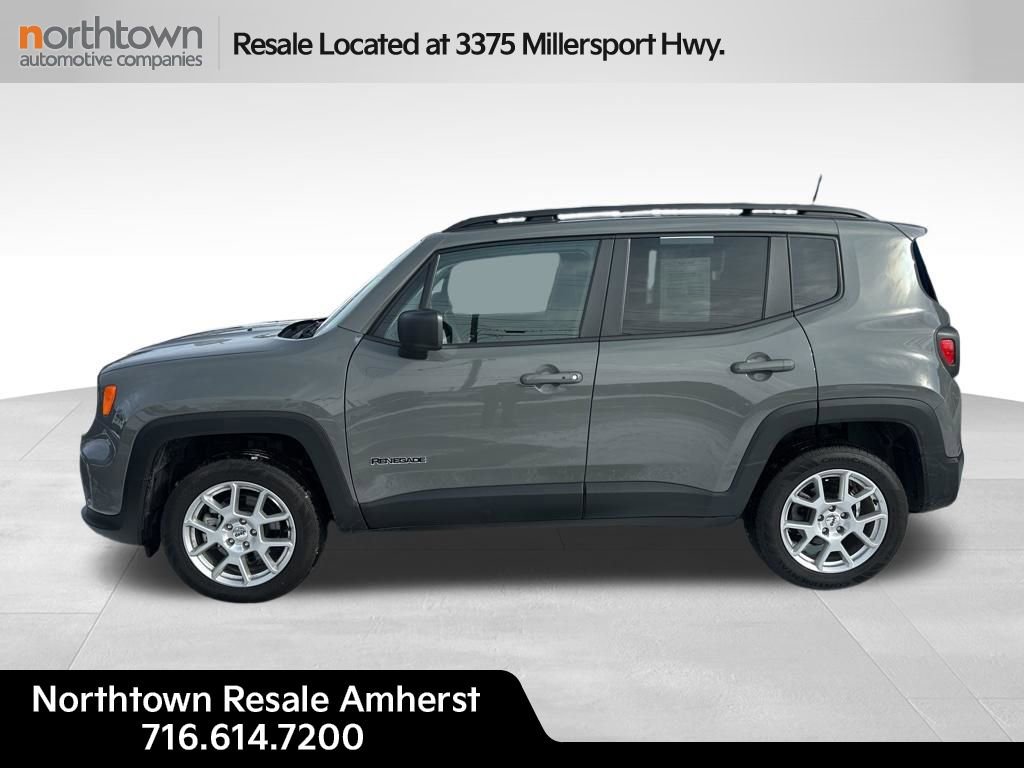 Used 2022 Jeep Renegade Latitude w/ Convenience Group image 2