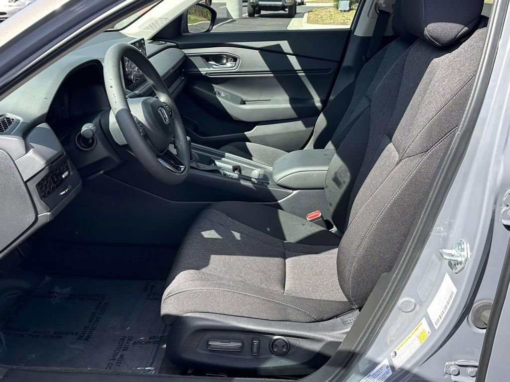 Certified 2025 Honda Accord SE image 4