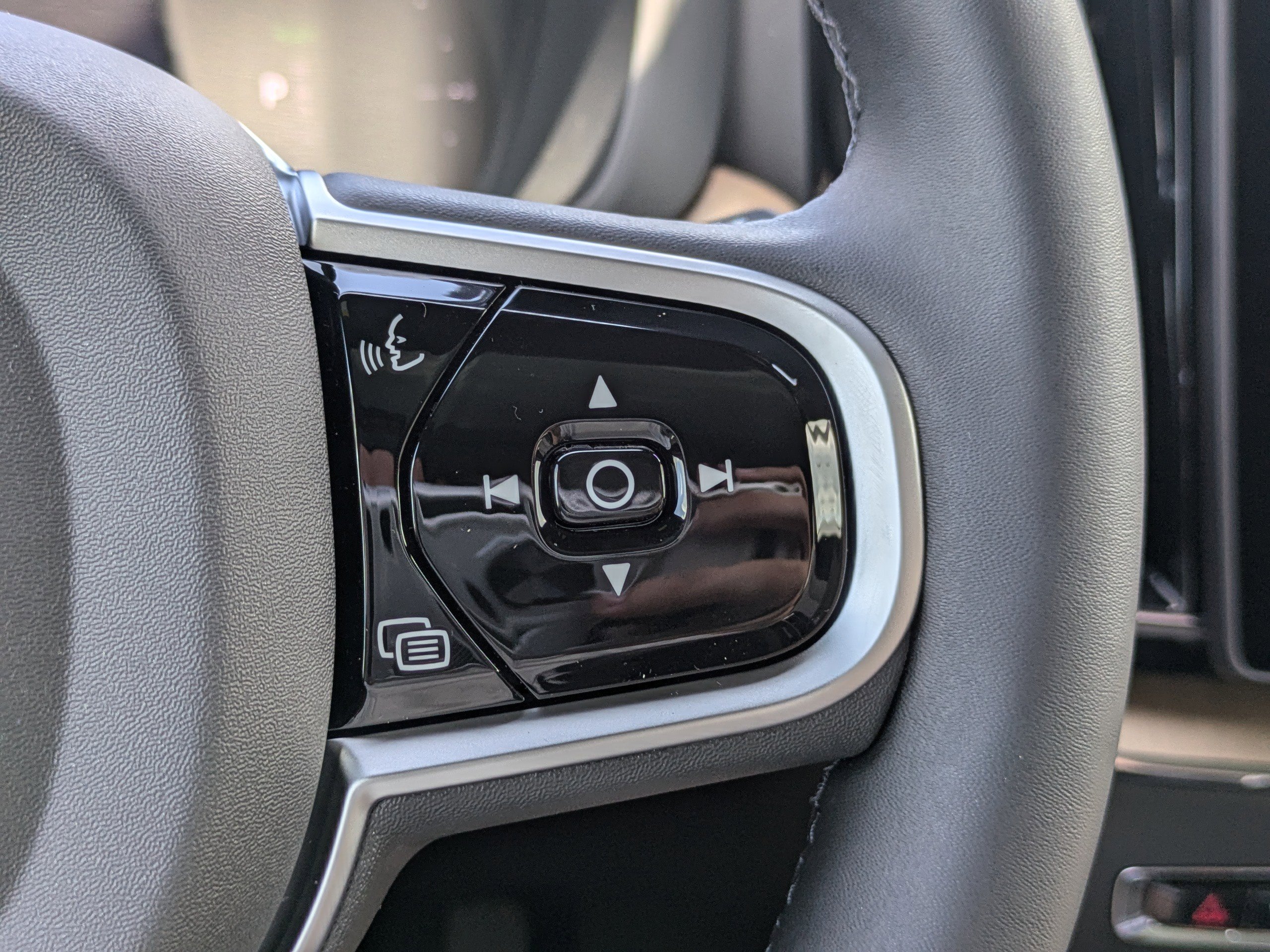 New 2026 Volvo XC60 T8 Core image 25