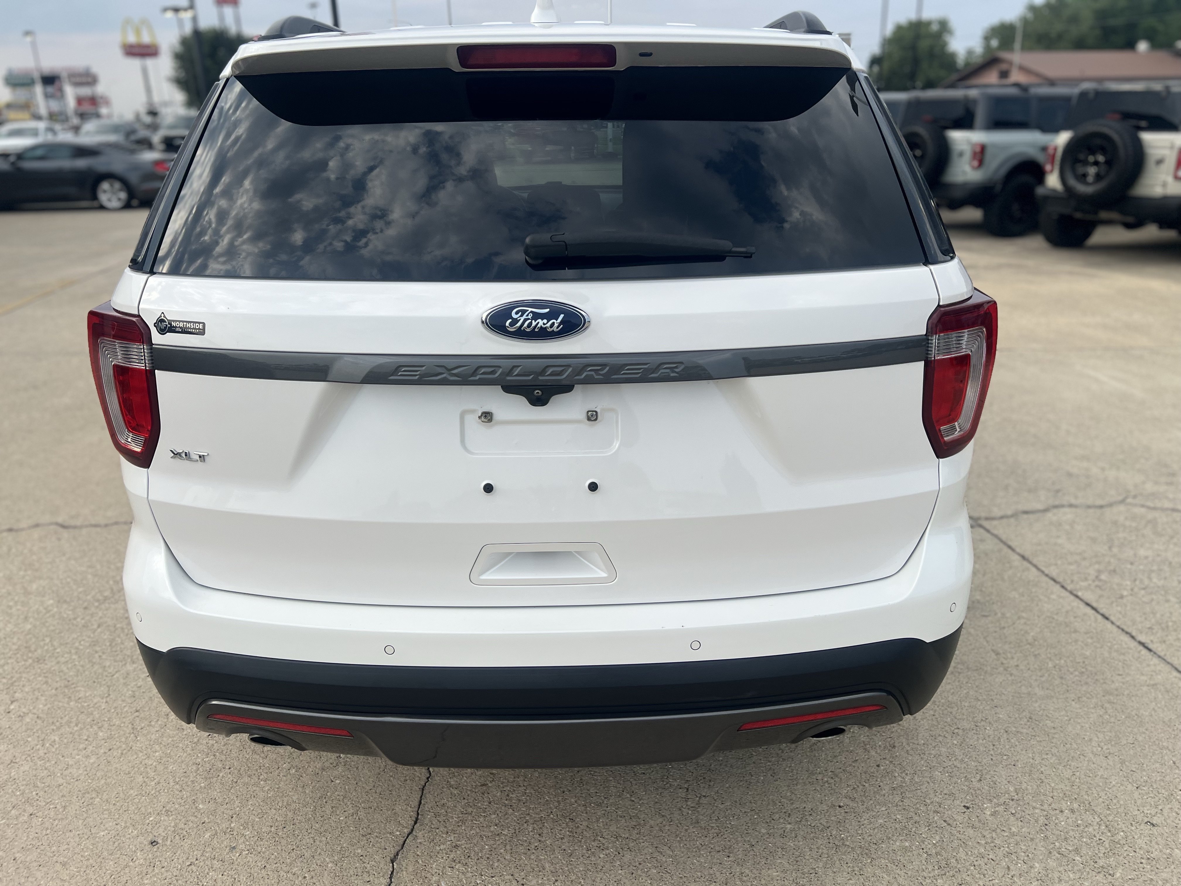 Used 2017 Ford Explorer XLT w/ Equipment Group 202A FWD image 6
