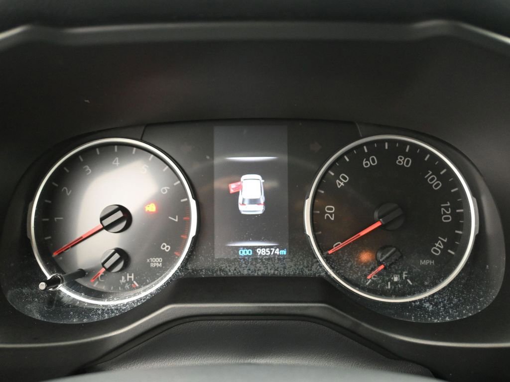 Used 2020 Toyota RAV4 LE FWD image 11