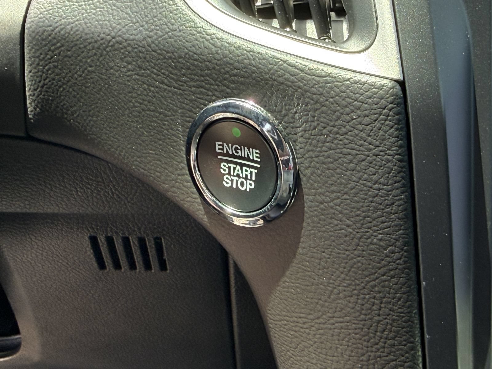 Certified 2024 Ford Edge ST-Line AWD/4WD image 38