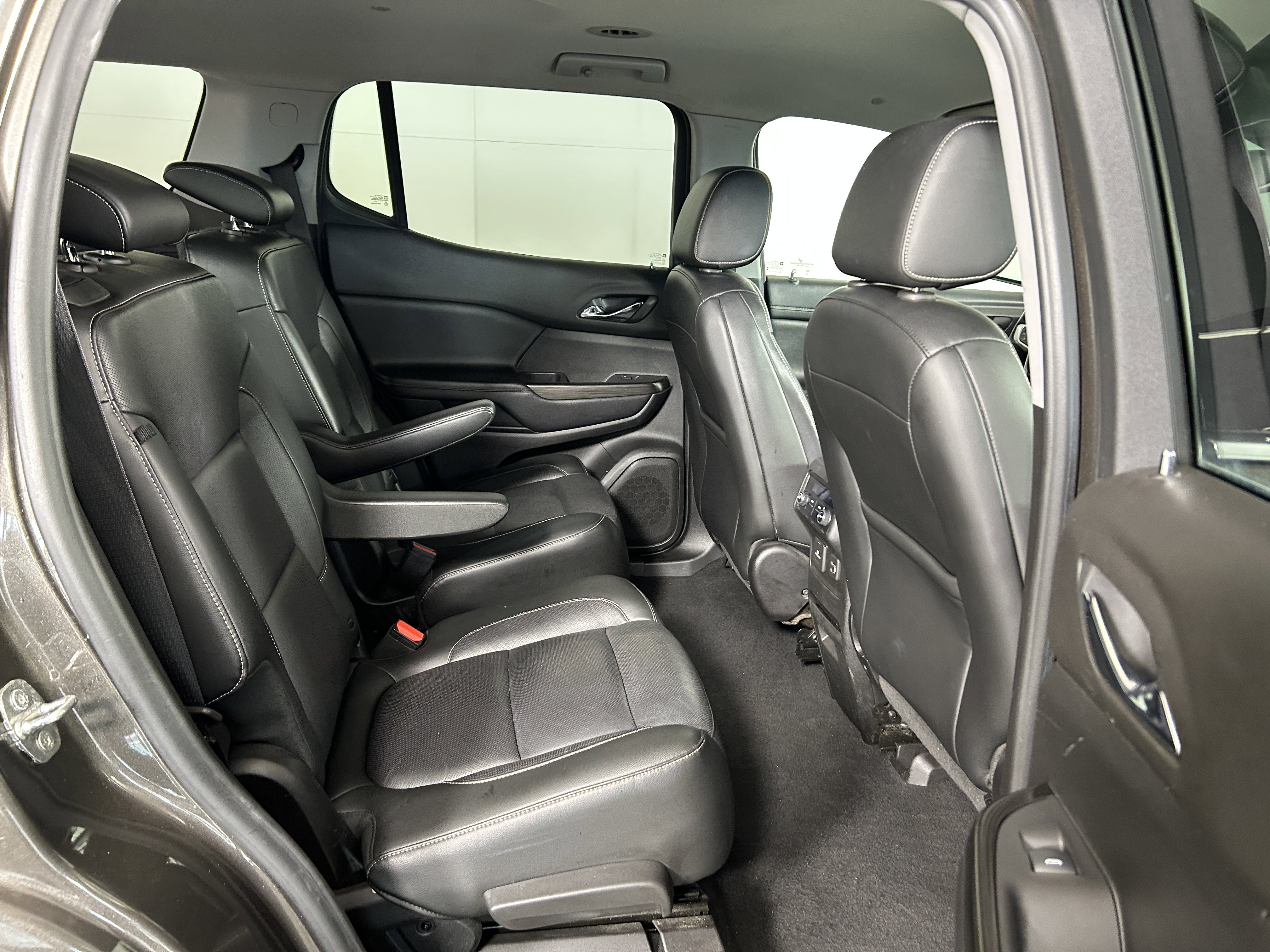 Used 2019 GMC Acadia SLT image 26