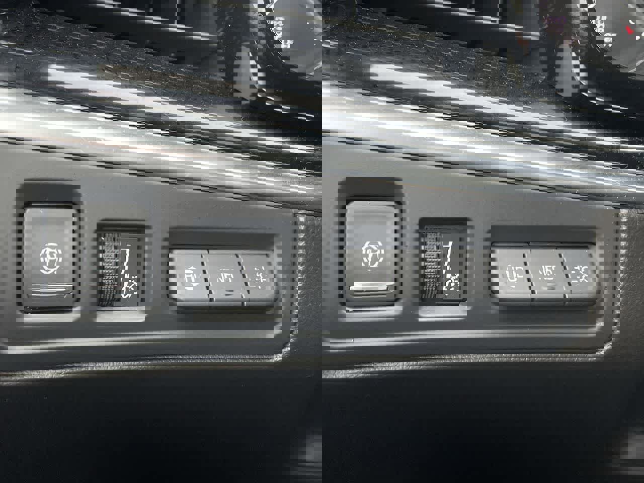 Certified 2023 Cadillac XT6 Sport w/ Technology Package image 33