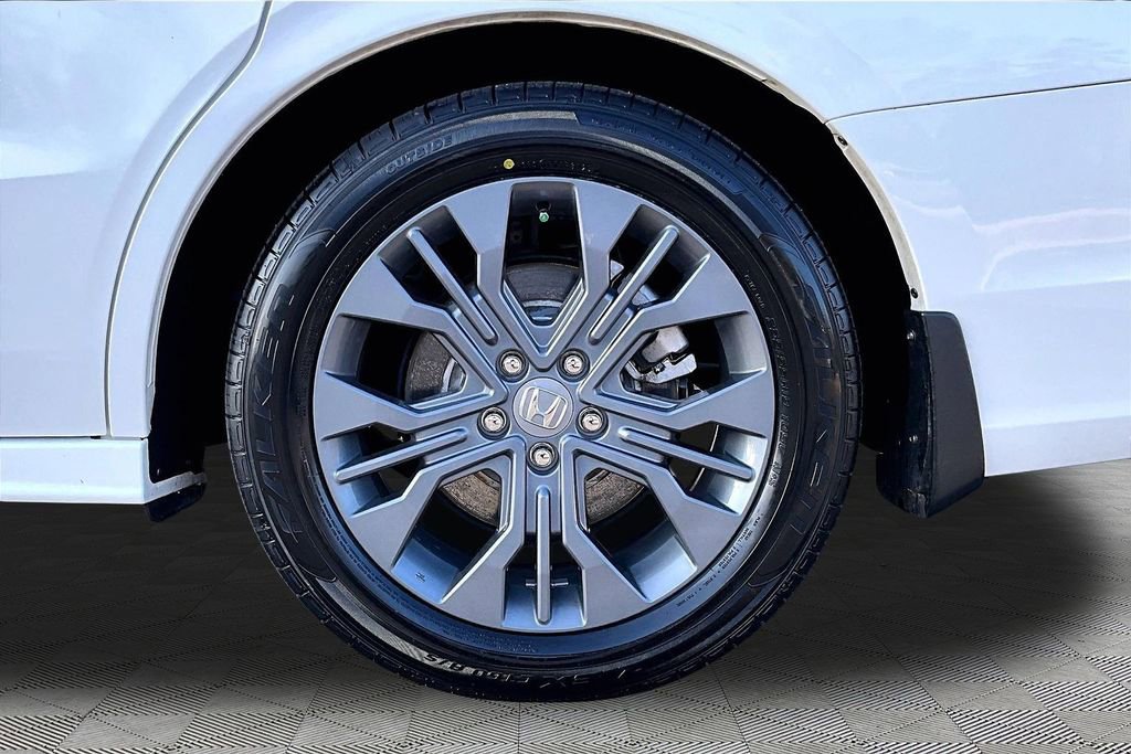 Used 2025 Honda Odyssey Touring image 25