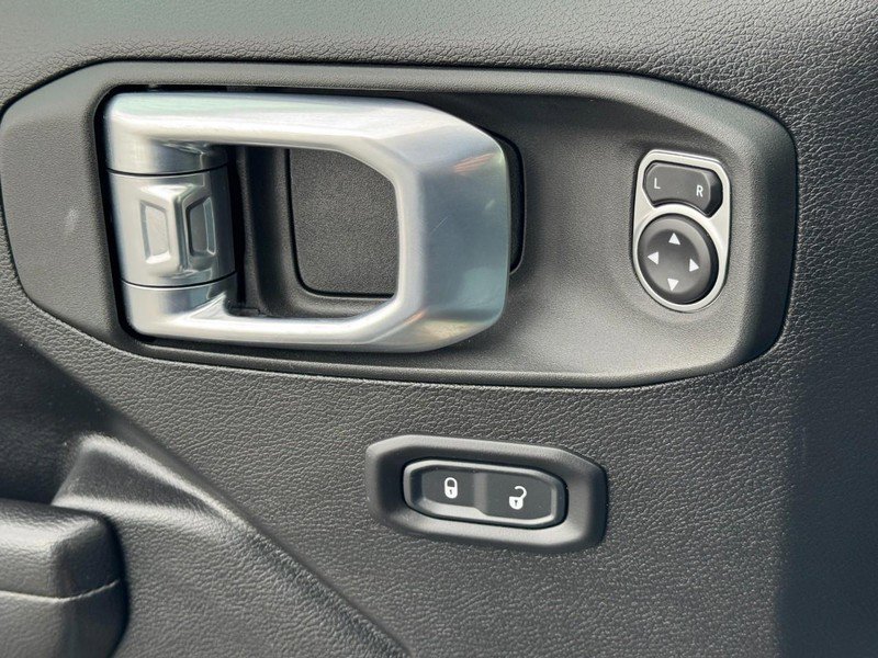 Used 2021 Jeep Wrangler Rubicon image 22