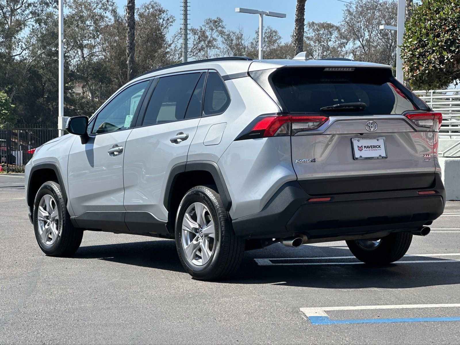 Used 2025 Toyota RAV4 XLE w/ Convenience Package AWD/4WD image 3