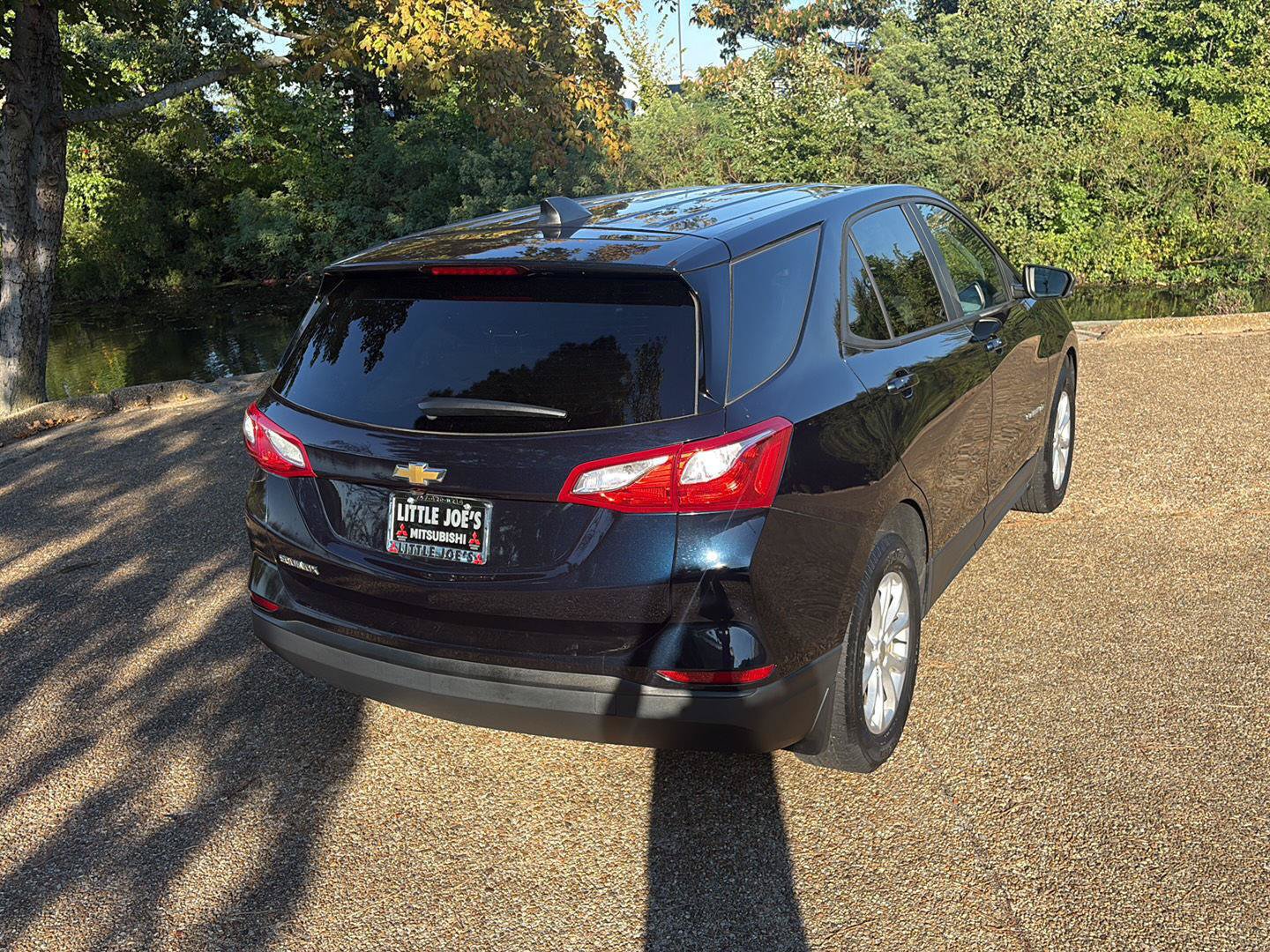 Used 2020 Chevrolet Equinox LS w/ LS Convenience Package FWD image 5