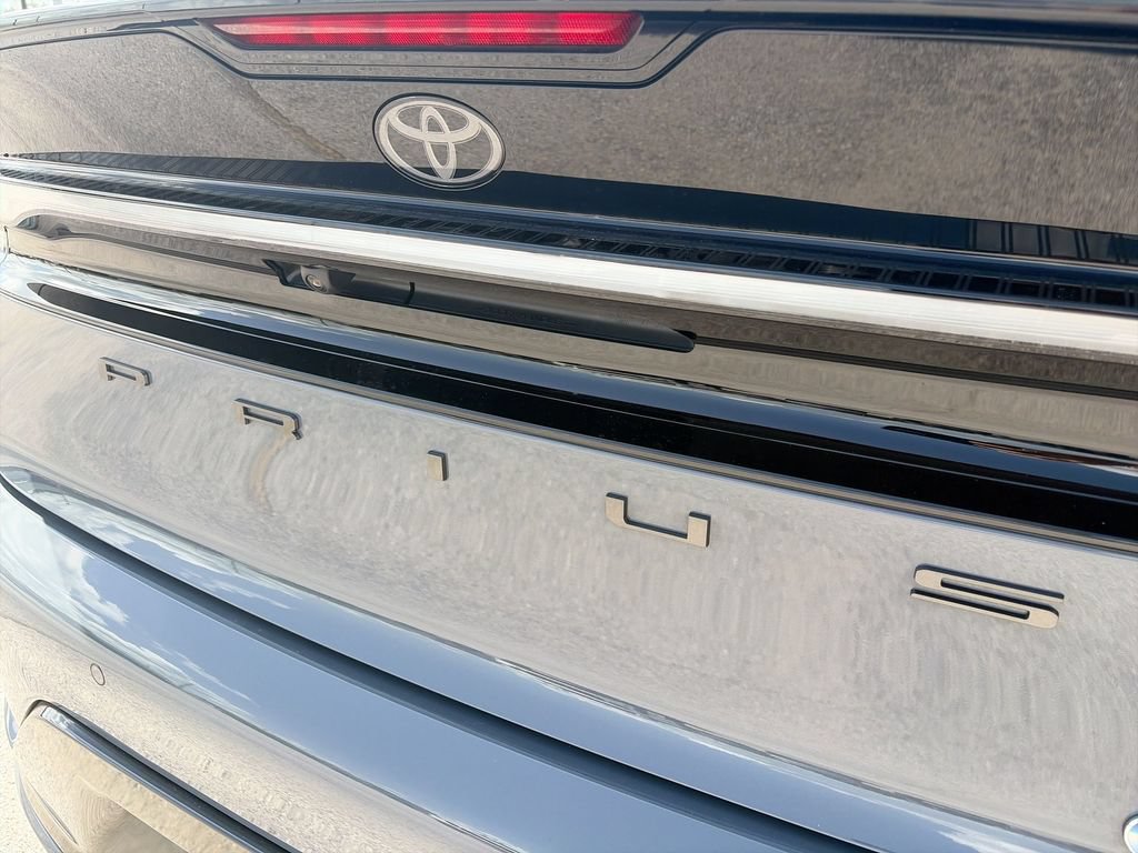 Used 2026 Toyota Prius Plug-In Hybrid FWD image 36