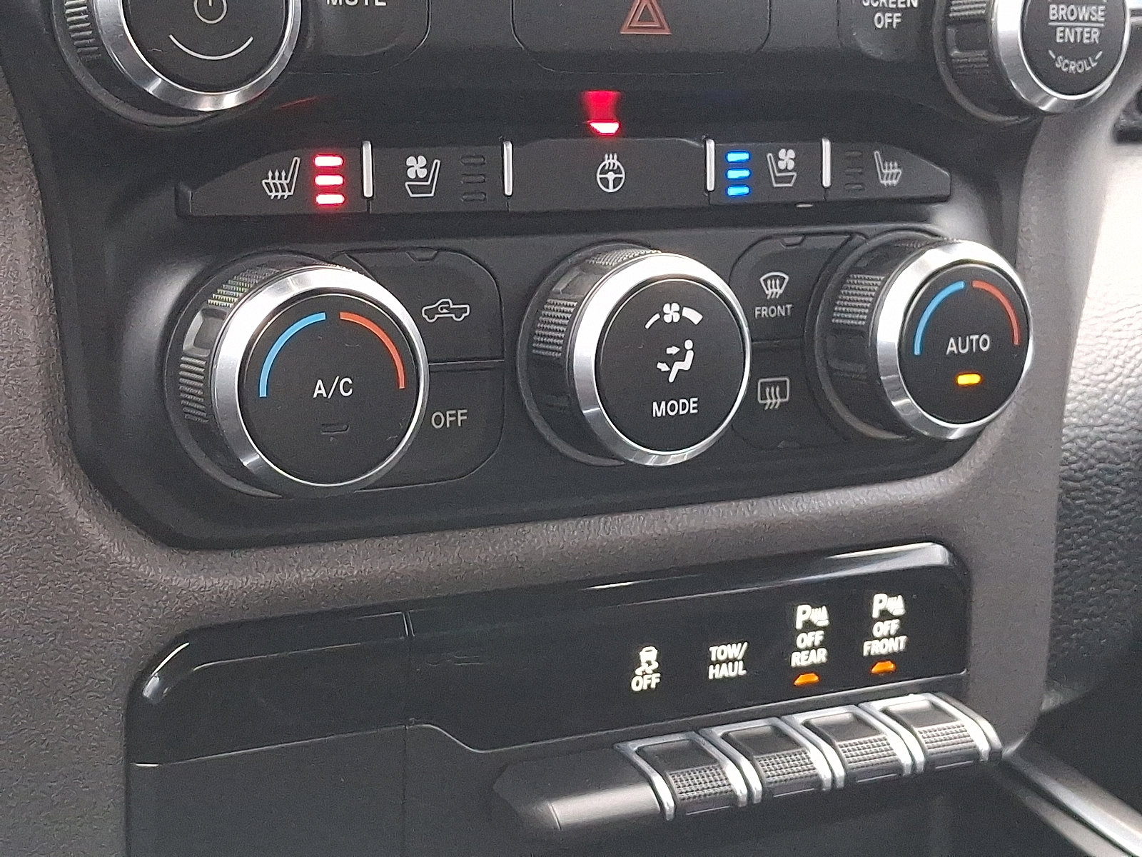 Used 2021 RAM 1500 Laramie w/ Sport Appearance Package image 15