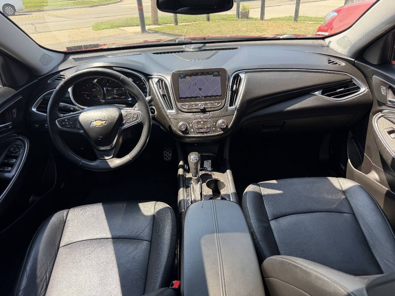 Used 2016 Chevrolet Malibu LT w/ Leather Package FWD image 10