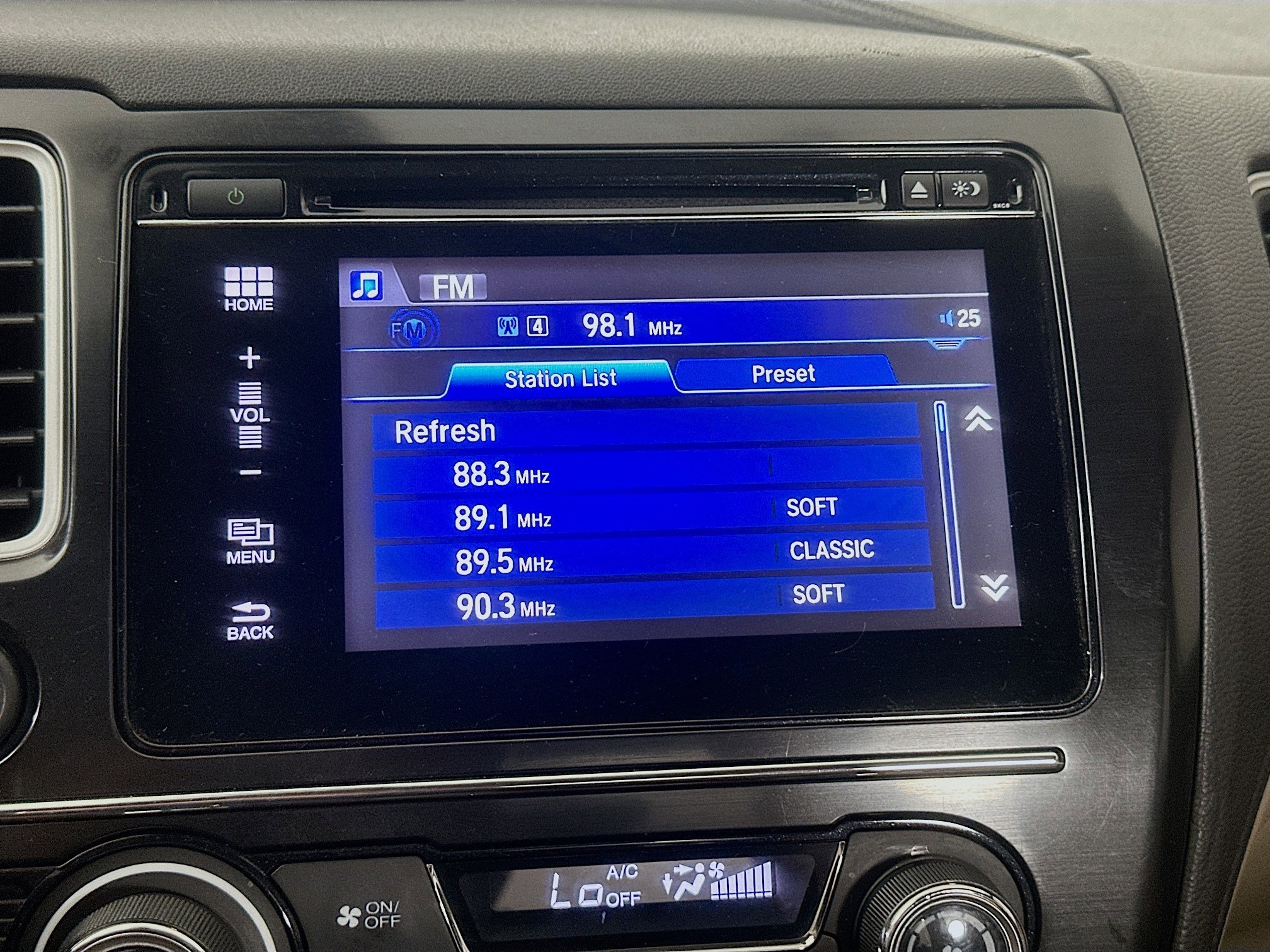 Used 2015 Honda Civic Hybrid Sedan image 18