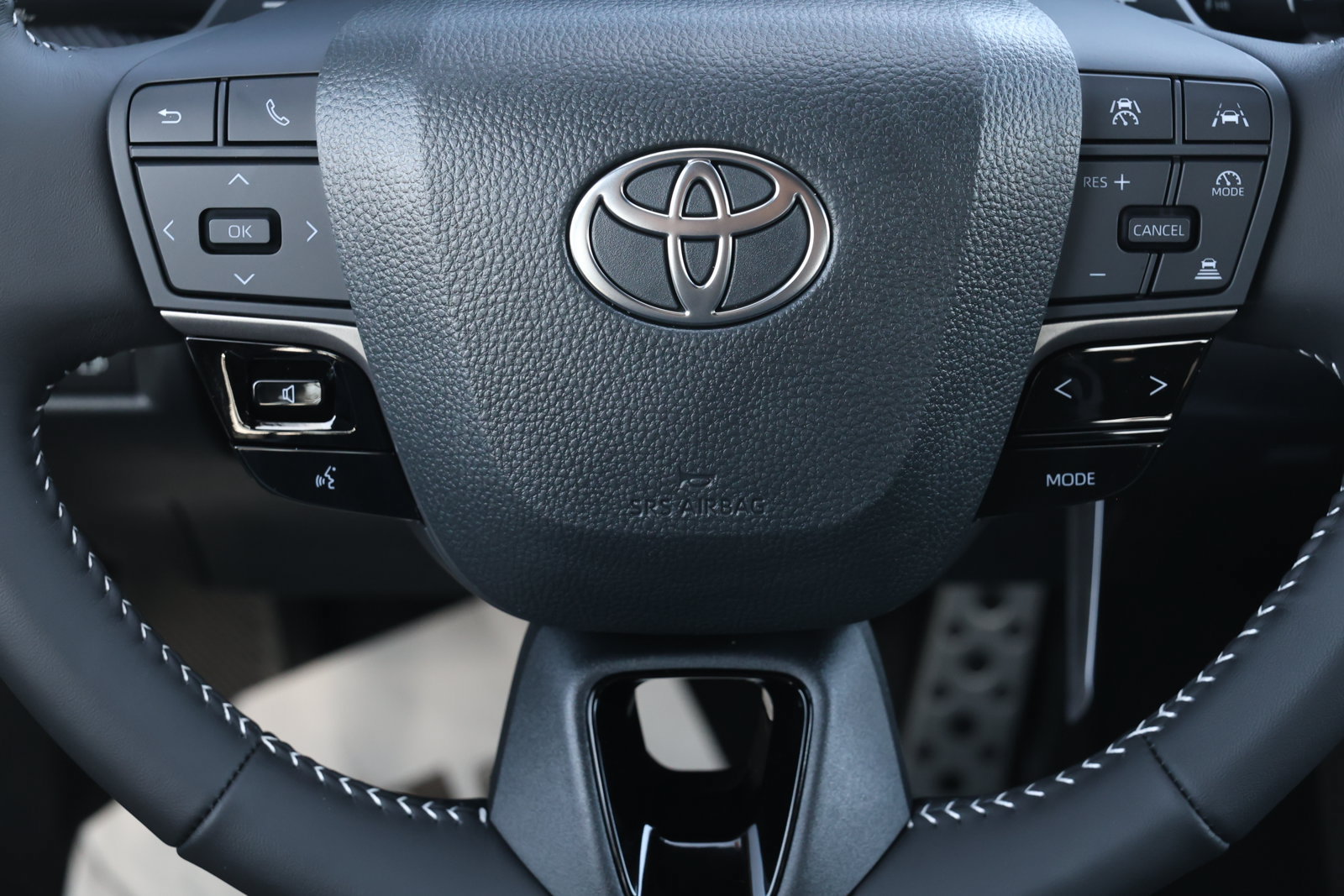 New 2027 Toyota Camry SE w/ Convenience Package FWD image 17