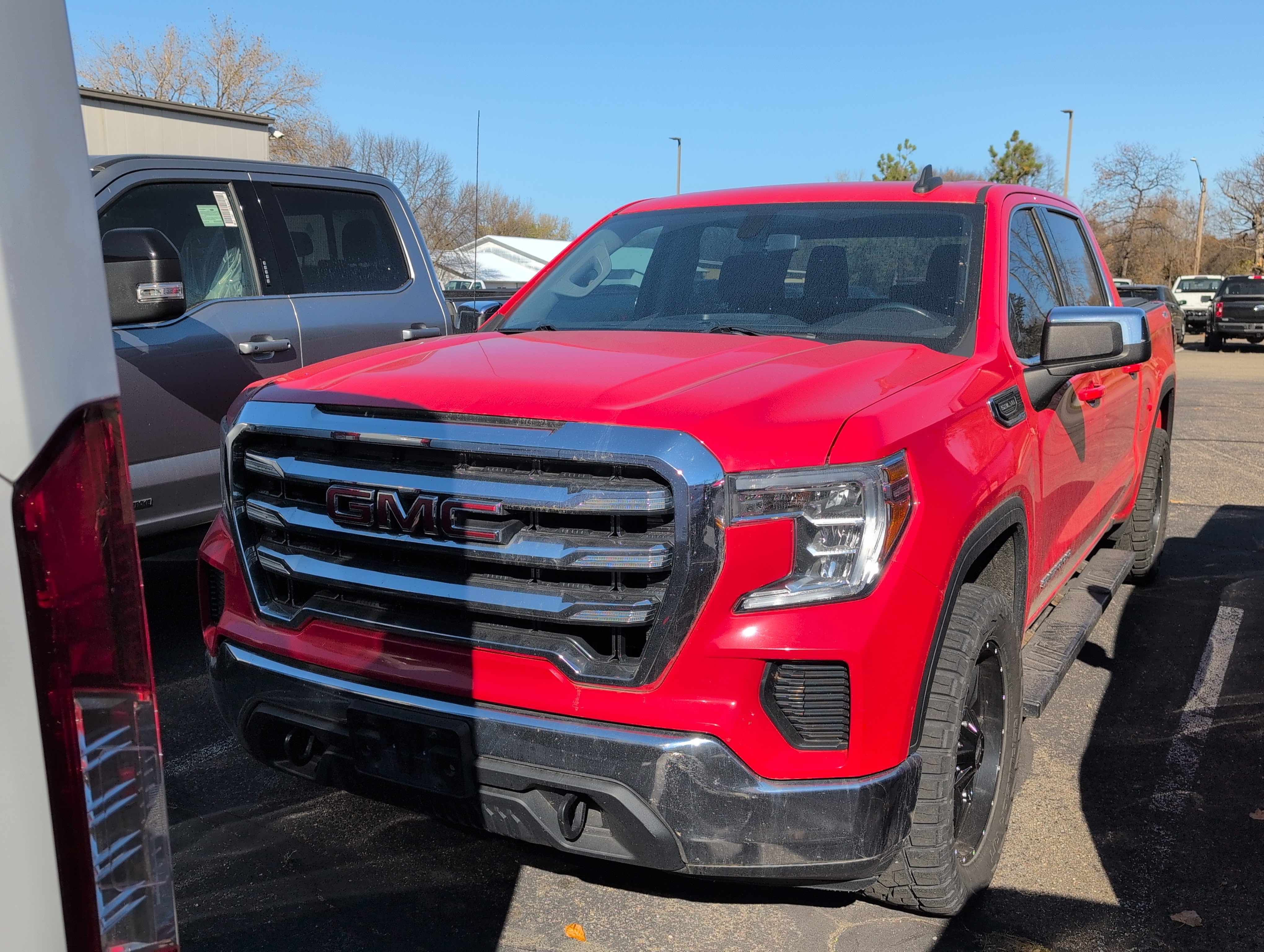 Used 2019 GMC Sierra 1500 SLE w/ Fleet Comfort Package AWD/4WD image 2